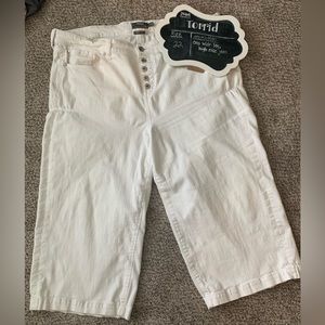 Torrid White Classic Denim Crop Wide-Leg Jean
